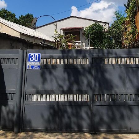 Victoria Guesthouse 库塔伊西 外观 照片