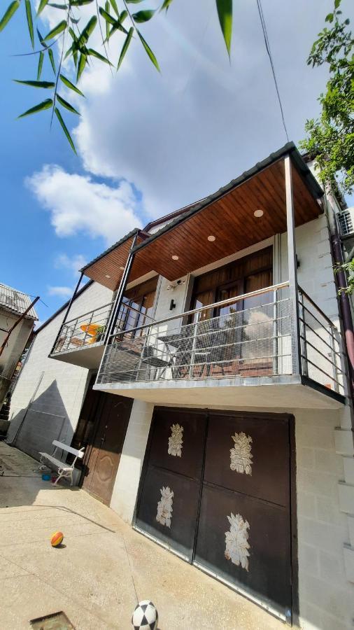 Victoria Guesthouse 库塔伊西 外观 照片